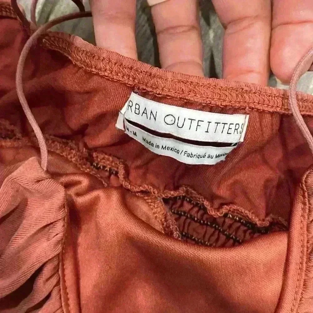 Urban Outfitters Emma Cupro Smocked Cami Crop Top Size Medium - Picture 5 of 7